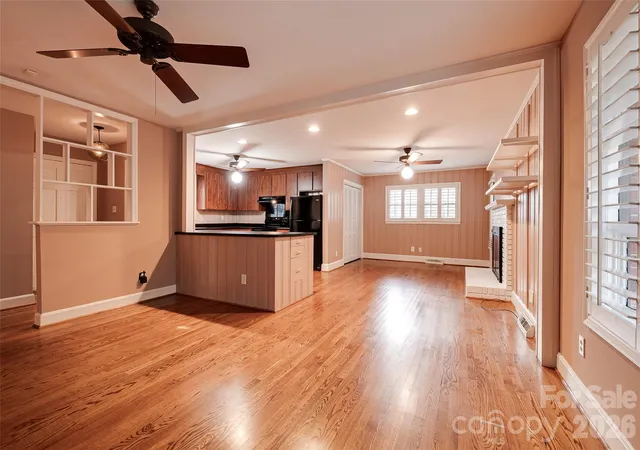 Photo 2 of Single family home for sale at 6730 Brookcrest Dr, Charlotte, NC 28210 | MLS# 4439275 | Listing updated on 2026-10-30