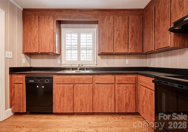 Photo 4 of Single family home for sale at 6730 Brookcrest Dr, Charlotte, NC 28210 | MLS# 4439275 | Listing updated on 2026-10-30