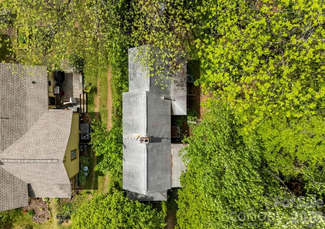 Photo 4 of Single family home for sale at 700 E 37th Street, Charlotte, NC 28205 | MLS# 4439278 | Listing updated on 2026-10-31