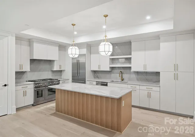 Photo 4 of Condo for sale at 409 Queens Rd #203, Charlotte, NC 28207 | MLS# 4439300 | Listing updated on 2026-10-30
