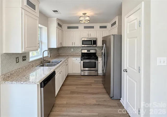 Photo 1 of Single family home for sale at 10809 Northgate Trl Dr, Charlotte, NC 28215 | MLS# 4439339 | Listing updated on 2026-10-30