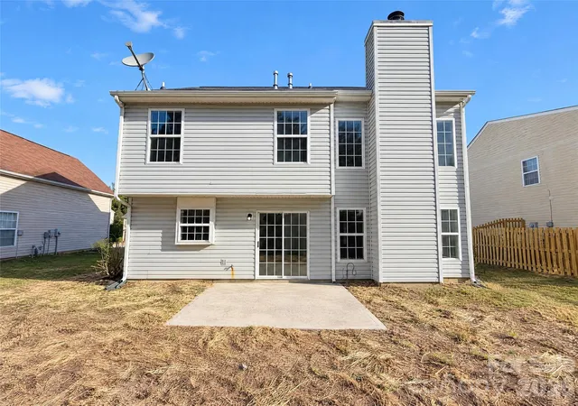 Photo 4 of Single family home for sale at 10809 Northgate Trl Dr, Charlotte, NC 28215 | MLS# 4439339 | Listing updated on 2026-10-30