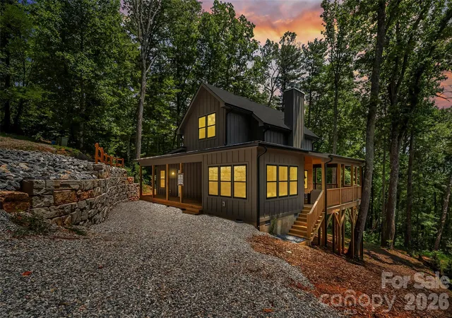 Photo 1 of Single family home for sale at 260 Hunnicut Mountain Rd, Marion, NC 28752 | MLS# 4439348 | Listing updated on 2026-10-30