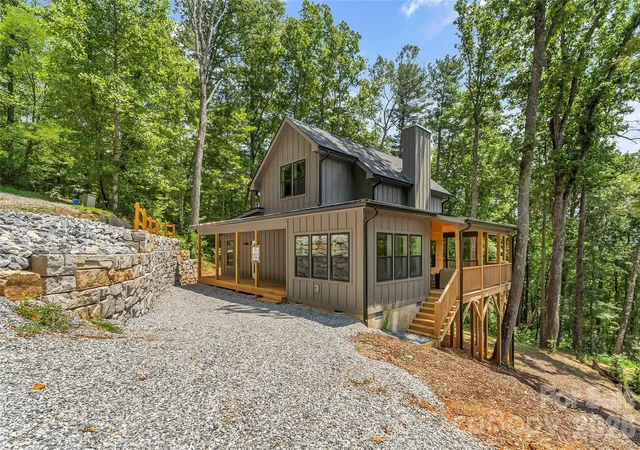 Photo 1 of Single family home for sale at 260 Hunnicut Mountain Rd, Marion, NC 28752 | MLS# 4439348 | Listing updated on 2026-10-30