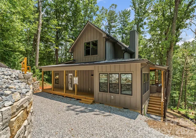 Photo 2 of Single family home for sale at 260 Hunnicut Mountain Rd, Marion, NC 28752 | MLS# 4439348 | Listing updated on 2026-10-30