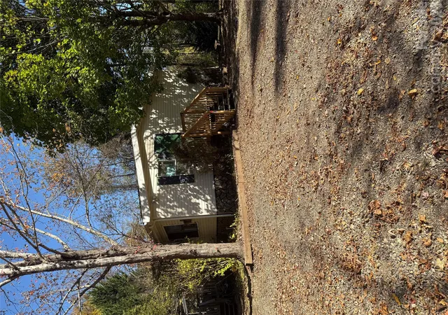 Photo 4 of Single family home for sale at 8 Longs Chapel Rd, Weaverville, NC 28787 | MLS# 4439402 | Listing updated on 2026-10-30