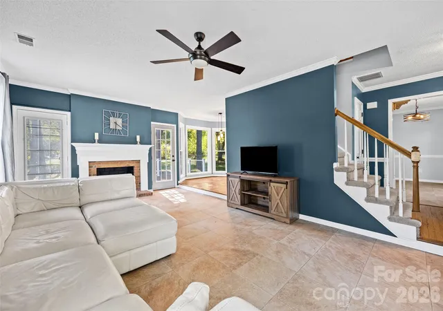 Photo 2 of Single family home for sale at 612 Grays Crk Ln, Charlotte, NC 28214 | MLS# 4439414 | Listing updated on 2026-10-31
