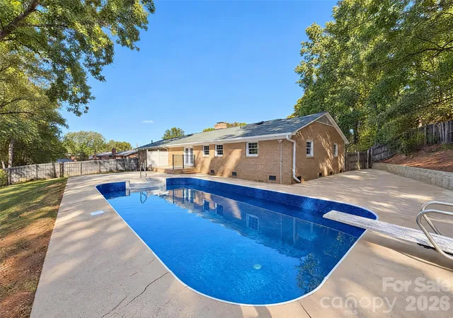 Photo 1 of Single family home for sale at 709 Hester Dr, Dallas, NC 28034 | MLS# 4439424 | Listing updated on 2026-10-30