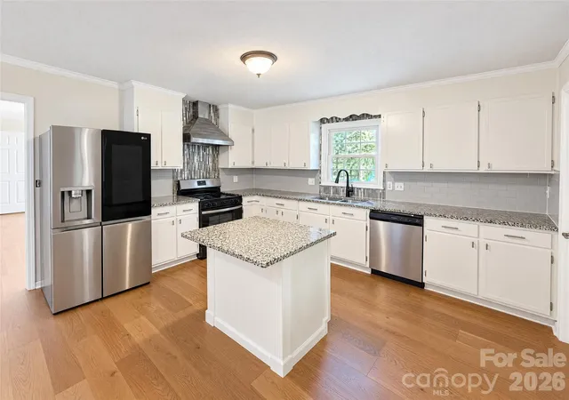 Photo 2 of Single family home for sale at 709 Hester Dr, Dallas, NC 28034 | MLS# 4439424 | Listing updated on 2026-10-30