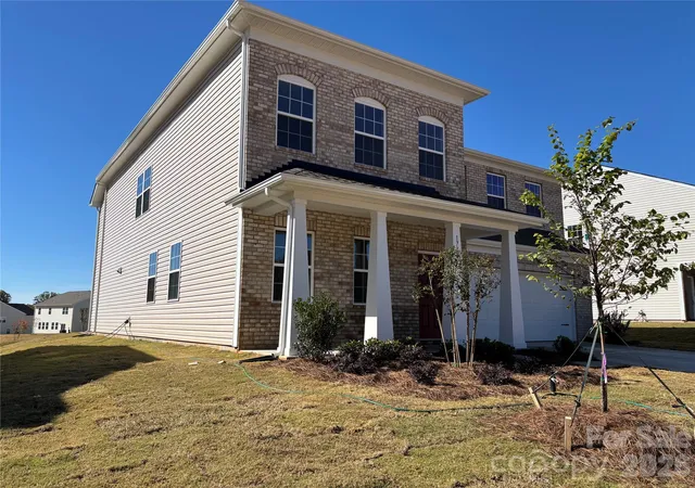Photo 1 of Single family home for sale at 1735 Grassy Knoll Trl, Maiden, NC 28650 | MLS# 4439513 | Listing updated on 2026-10-31