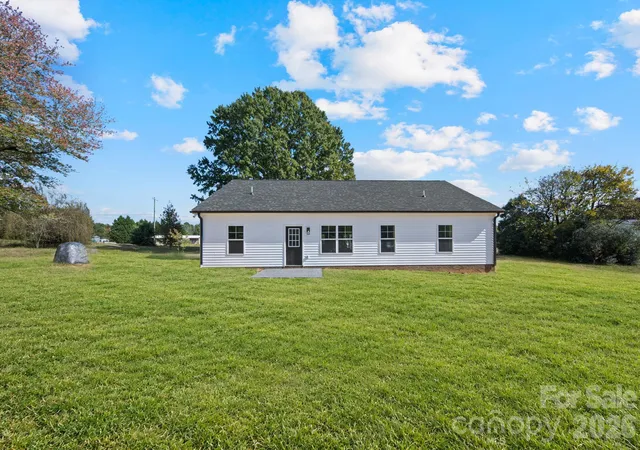 Photo 1 of Single family home for sale at 8279 Smith Rd, Kannapolis, NC 28081 | MLS# 4439545 | Listing updated on 2026-10-31