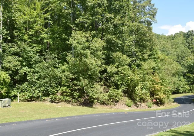 Homes for sale in Hendersonville, NC | 216 Mountain Crest Dr #34, Hendersonville, NC 28739 | MLS# 3550053