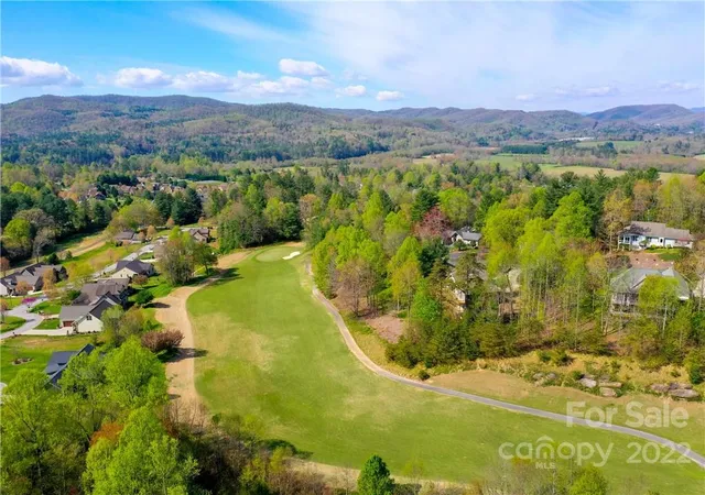 Homes for sale in Hendersonville, NC | 90 Mountain Crest Dr #30, Hendersonville, NC 28739 | MLS# 3550072