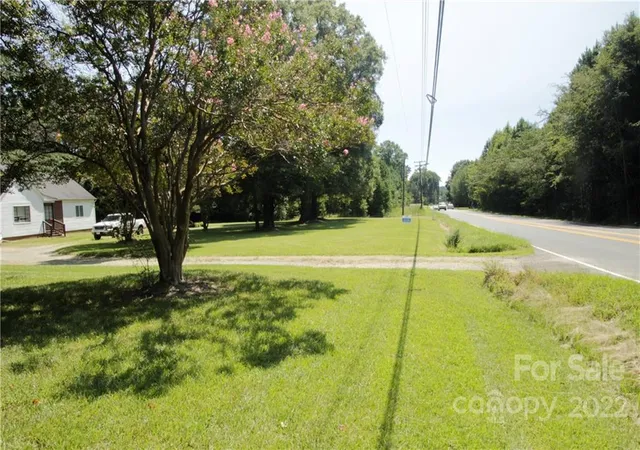 3rd image of 10003 Idlewild Rd, Matthews, NC 28105 | MLS# 3574035
