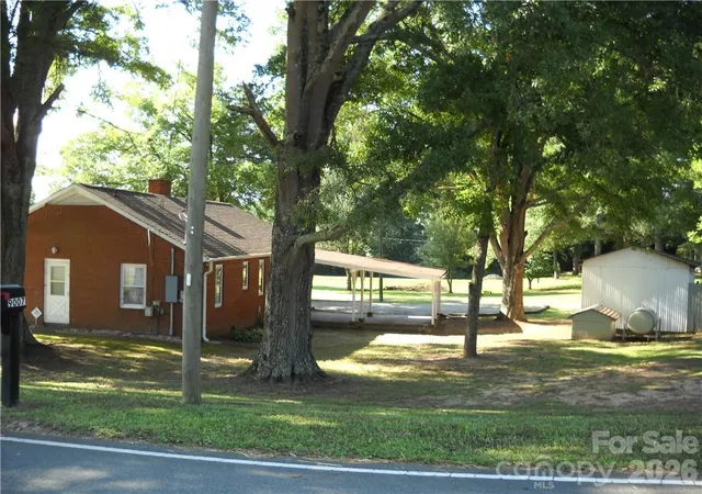2nd image of 9007 Beatties Ford Rd, Huntersville, NC 28078 | MLS# 3653453