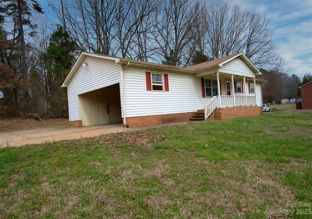 Photo 2 of Multi family home for sale at 651, 655 659 Dallas Stanley Hwy, Dallas, NC 28034 | MLS# 3933079 | Listing updated on 2026-05-04
