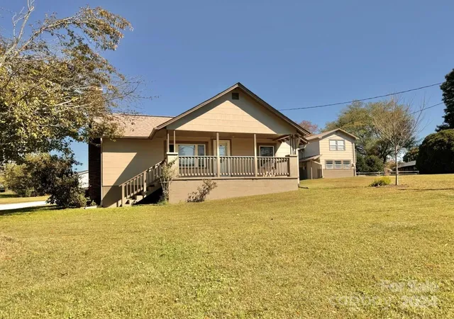 Photo 2 of Multi family home for sale at 565 Neely Rd, Brevard, NC 28712 | MLS# 3937381 | Listing updated on 2026-07-27
