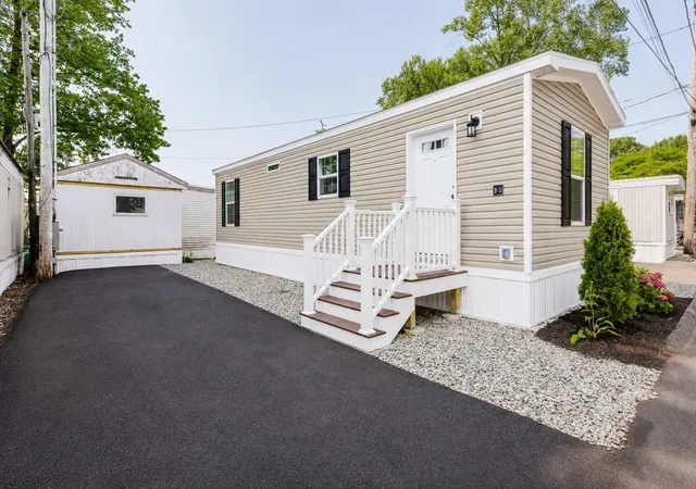 Homes for sale in Attleboro, MA | 1346 Newport Ave #B5, Attleboro, MA 02703 | MLS# 73548738