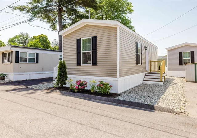 Homes for sale in Attleboro, MA | 1346 Newport Ave #B5, Attleboro, MA 02703 | MLS# 73548738