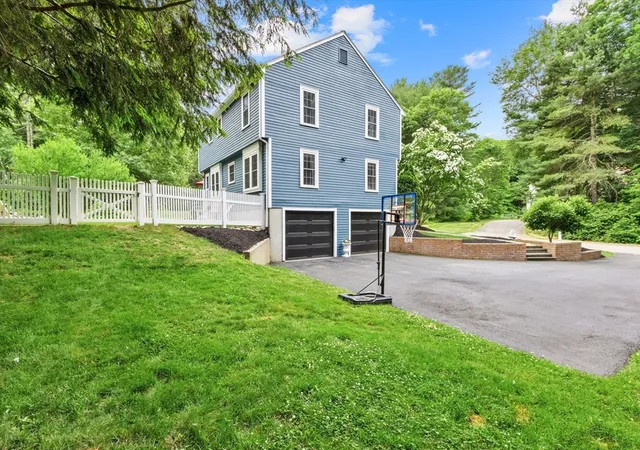 4th image of 1 Castle Rd, Medway, MA 02053 | MLS# 73537466