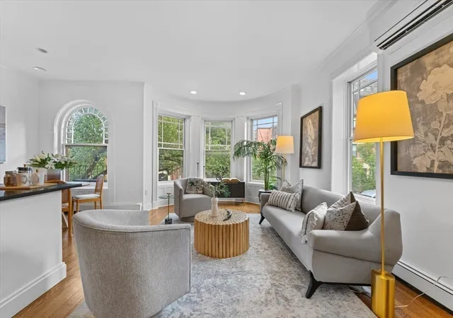 3rd image of 203 Saint Botolph, Boston, MA 02115