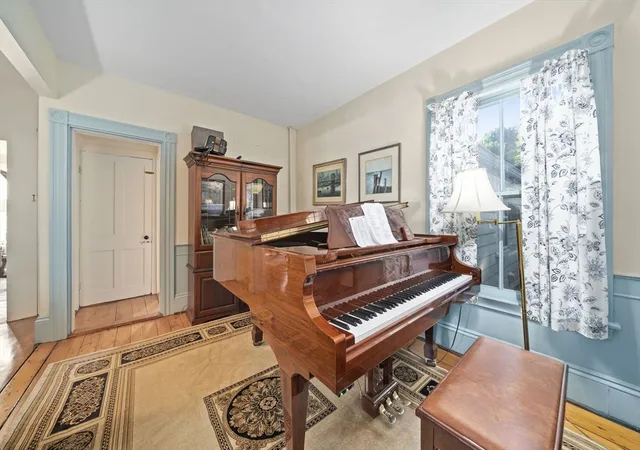 Homes for sale in East Weymouth, MA | 696 Commercial St, East Weymouth, MA 02189 | MLS# 73532865
