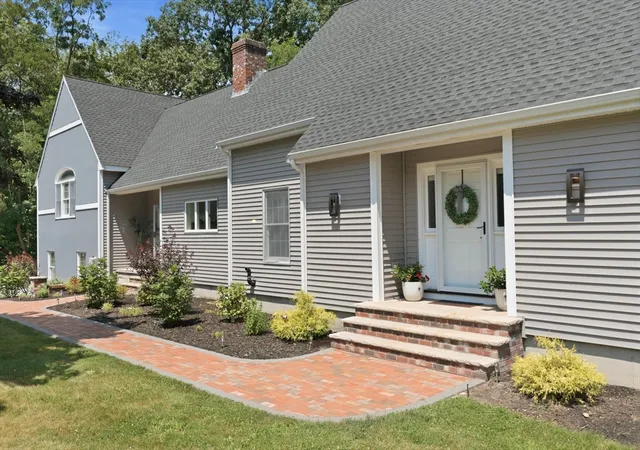 2nd image of 30 Anne Rd, North Andover, MA 01845 | MLS# 73550631