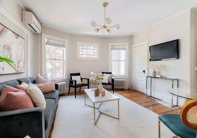 3rd image of 87 Kinnaird St, Cambridge, MA 02139
