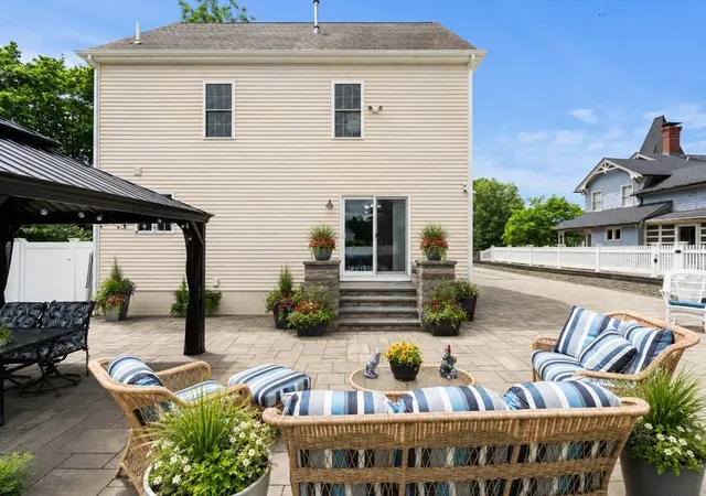 Homes for sale in North Attleboro, MA | 196 Commonwealth Ave, North Attleboro, MA 02763 | MLS# 73539477