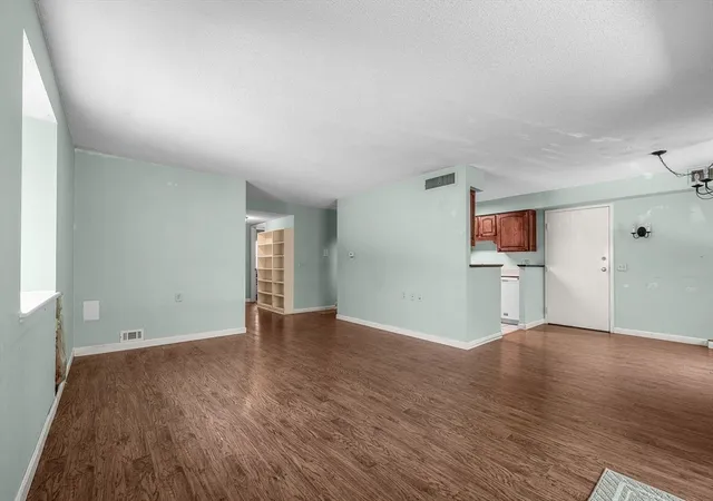 2nd image of 18 Beals Cvs Rd, Hingham, MA 02043