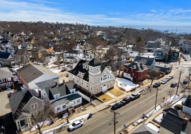 2nd image of 143 Burrill St, Swampscott, MA 01907