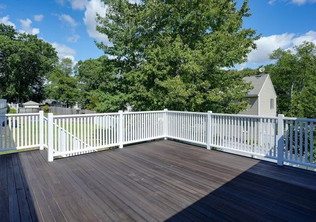 Photo 4 of Sale Pending at 32 Lantern Ln, Burlington, MA 01803 | MLS# 73568653 | Listing updated on 2026-10-01