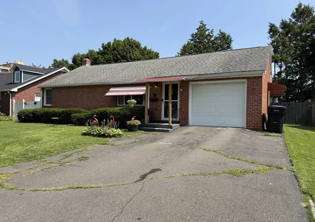 1st image of 608 Pleasant St, Holyoke, MA 01040 | MLS# 73560515