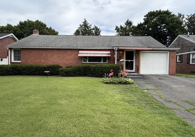 2nd image of 608 Pleasant St, Holyoke, MA 01040 | MLS# 73560515