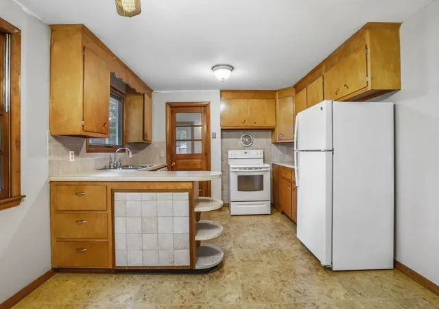 5th image of 185 Gardens Dr, Springfield, MA 01119 | MLS# 73550325