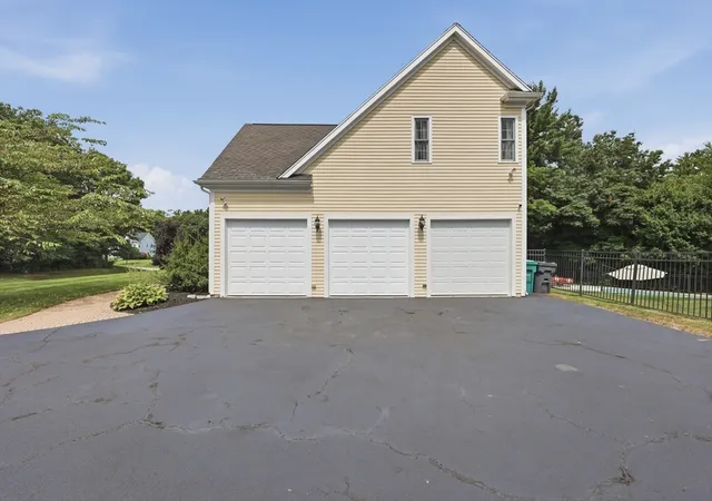Photo 3 of Single family home for sale at 8 Juniper Road, Upton, MA 01568 | MLS# 73566681 | Listing updated on 2026-10-15