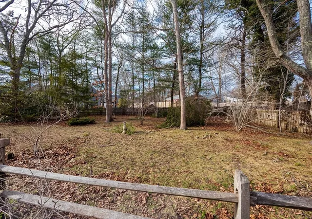 3rd image of 17 Chapman La, Edgartown, MA 02539 | MLS# 73490019