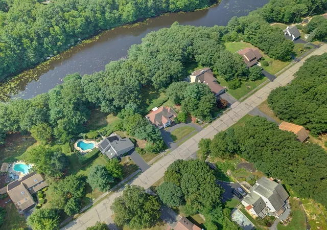 Photo 2 of Single family home for sale at 250 Palisades Cir, Stoughton, MA 02072 | MLS# 73563533 | Listing updated on 2026-09-18