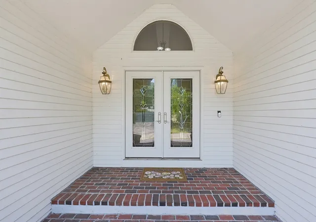 Photo 3 of Single family home for sale at 250 Palisades Cir, Stoughton, MA 02072 | MLS# 73563533 | Listing updated on 2026-09-18