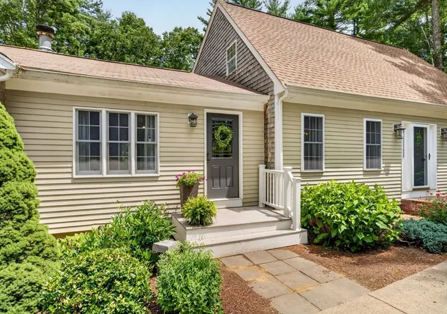 Photo 3 of Sale Pending at 888 Walnut Plain Rd, Rochester, MA 02770 | MLS# 73553437 | Listing updated on 2026-08-11