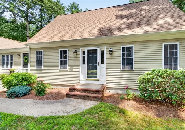 Photo 3 of Sale Pending at 888 Walnut Plain Rd, Rochester, MA 02770 | MLS# 73553437 | Listing updated on 2026-08-11
