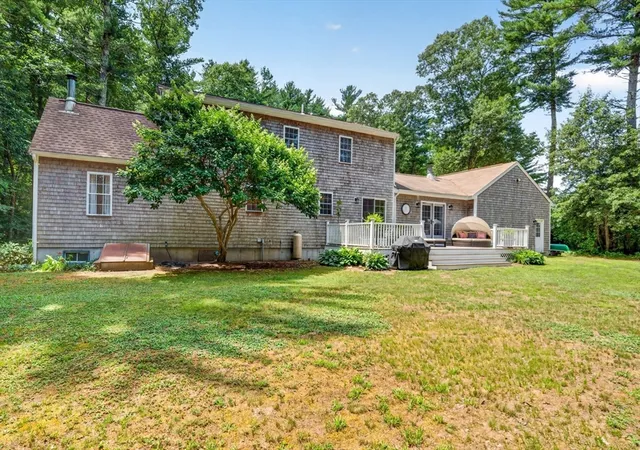 Photo 4 of Sale Pending at 888 Walnut Plain Rd, Rochester, MA 02770 | MLS# 73553437 | Listing updated on 2026-08-11