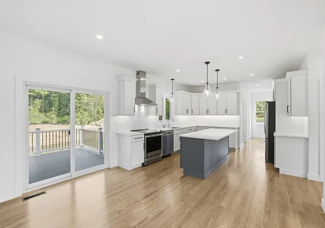 5th image of 294 Salem Road, Dracut, MA 01826 | MLS# 73533173