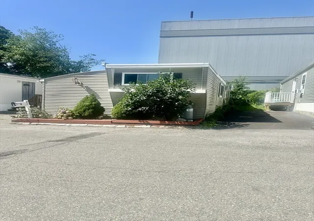 2nd image of 466 Newberry #3, Danvers, MA 01923 | MLS# 73561105