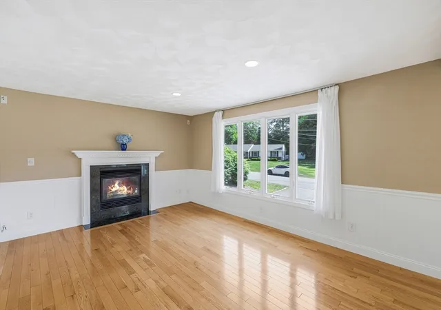 Homes for sale in Chelmsford, MA | 14 Raymond Rd, Chelmsford, MA 01824 | MLS# 73529840