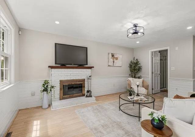 Photo 4 of Single family home for sale at 394 Old Farm Rd, Franklin, MA 02038 | MLS# 73563098 | Listing updated on 2026-09-17