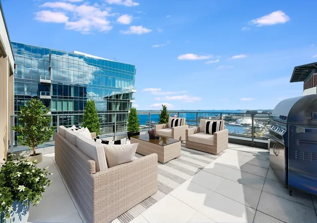2nd image of 133 Seaport Blvd #12, Boston, MA 02210 | MLS# 73567330