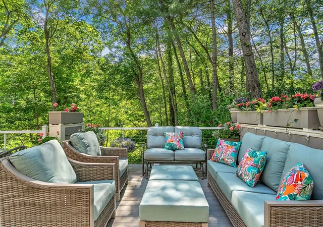 33rd image of 44 Old Rd, Weston, MA 02493 | MLS# 73543866