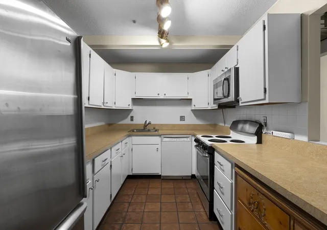 Photo 4 of Sale Pending at 55 Tall Oaks Dr #705, South Weymouth, MA 02190 | MLS# 73564144 | Listing updated on 2026-09-29