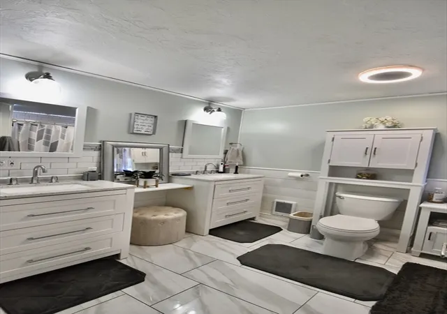Photo 3 of Single family home for sale at 9 Maid Marion St, Oxford, MA 01540 | MLS# 73553526 | Listing updated on 2026-09-15